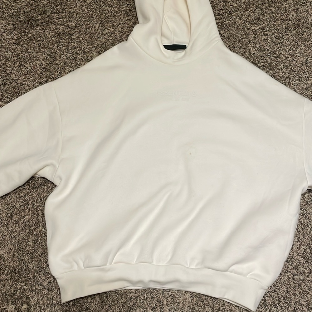 This hoodie was worn twice,didn’t like the fit on me.